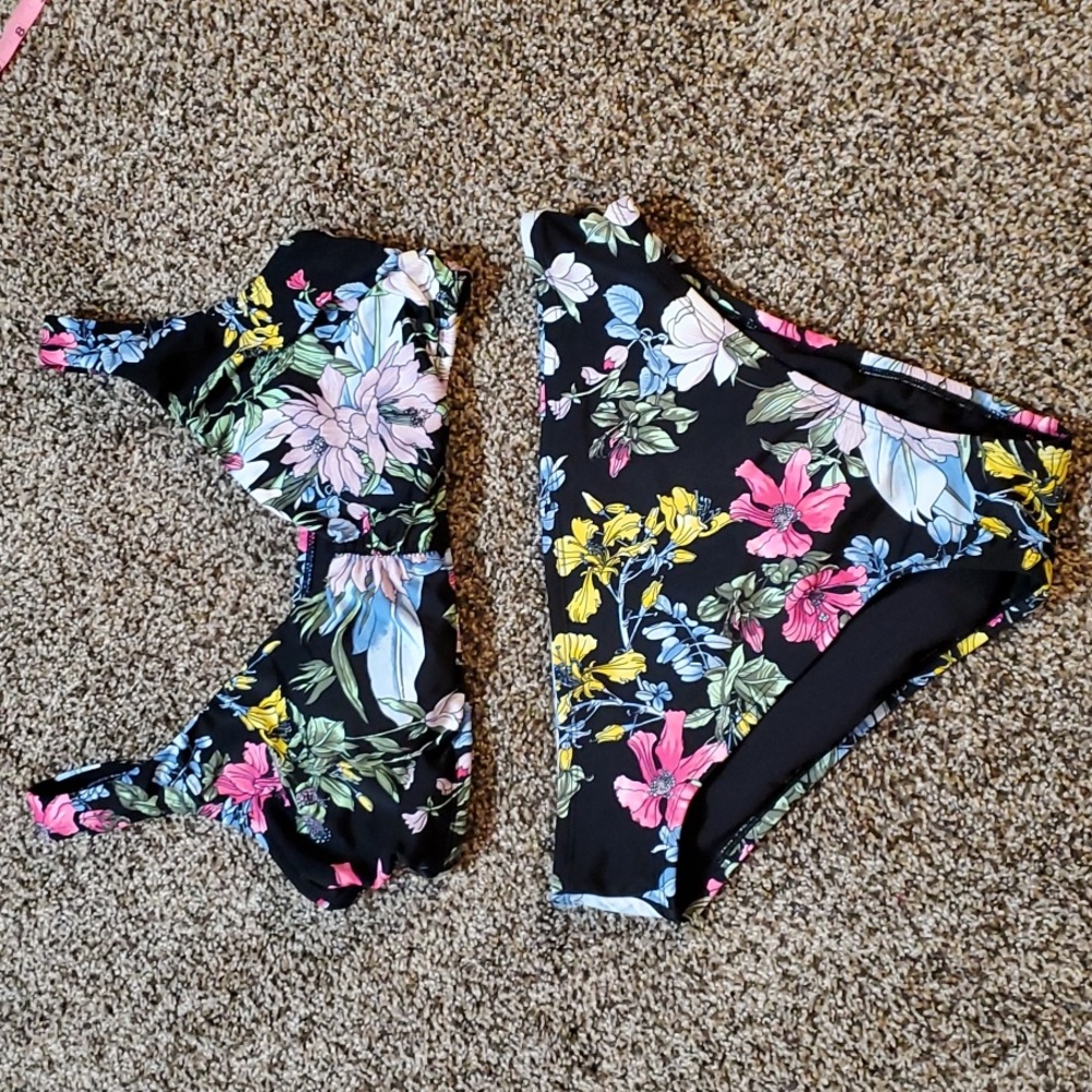 Time and Tru Floral Bikini